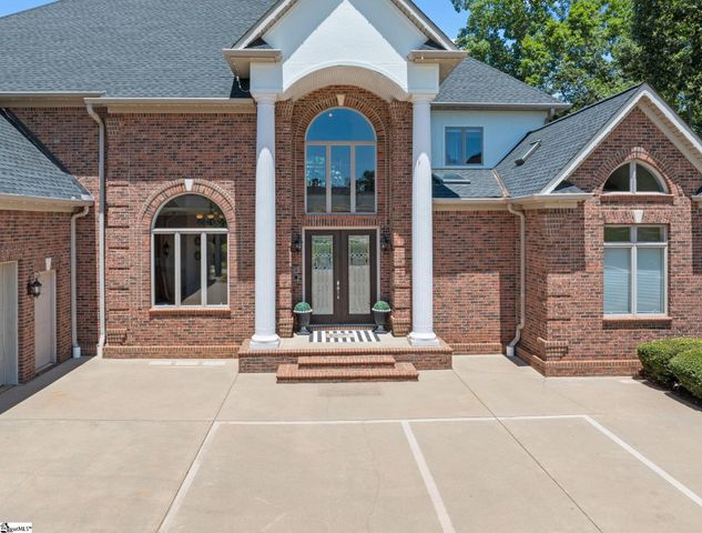 204 E Caledonia Court, Inman, SC 29349