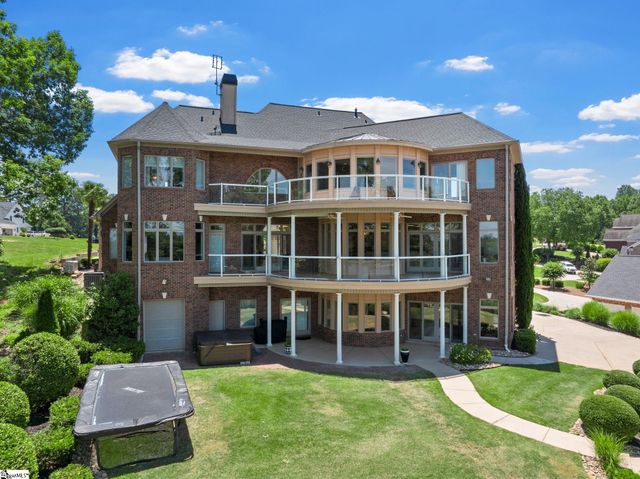 204 E Caledonia Court, Inman, SC 29349