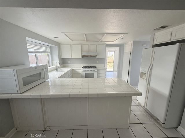 14932 Dandelion Court, Fontana, CA 92336