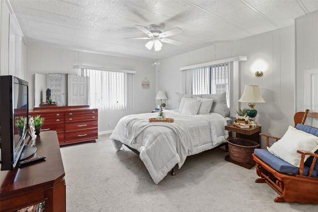 919 WEEPING WILLOW AVENUE, Lady Lake, FL 32159