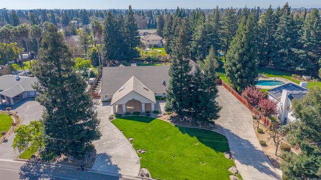 2394 E South Bear Creek Dr, Merced, CA 95340