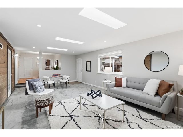 1225 Roslyn St, Denver, CO 80220