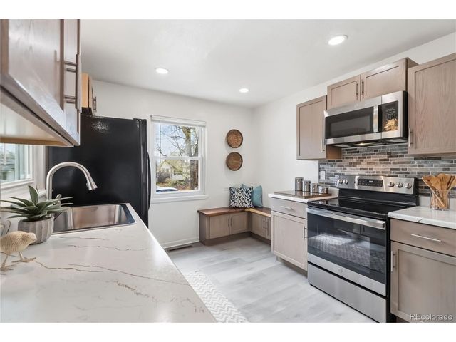 1225 Roslyn St, Denver, CO 80220