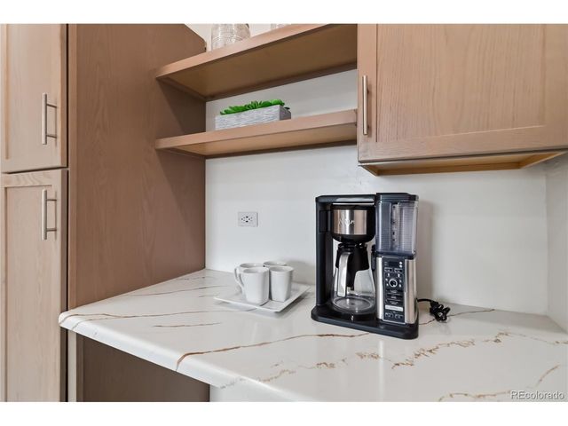 1225 Roslyn St, Denver, CO 80220