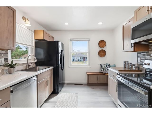 1225 Roslyn St, Denver, CO 80220