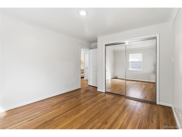 1225 Roslyn St, Denver, CO 80220