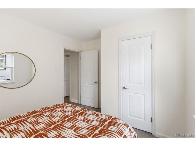 1225 Roslyn St, Denver, CO 80220