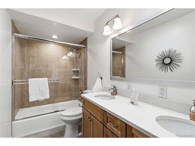 1225 Roslyn St, Denver, CO 80220