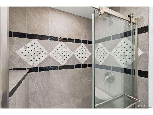 1225 Roslyn St, Denver, CO 80220