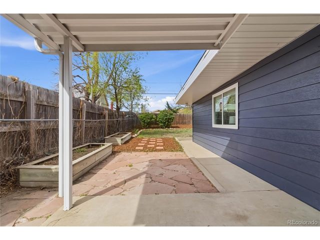 1225 Roslyn St, Denver, CO 80220