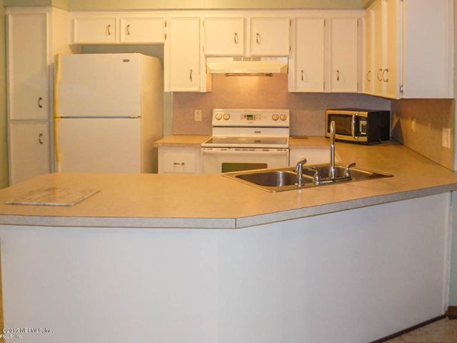 13009 BENT PINE Court E, Jacksonville, FL 32246