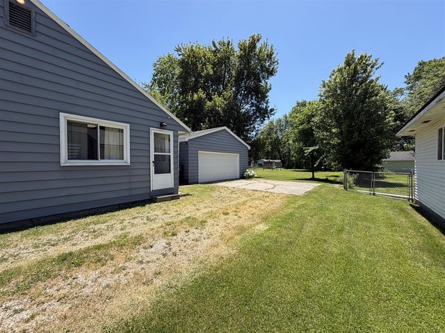 615 Riddle Street, Howell, MI 48843