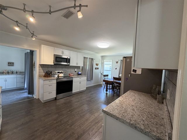 615 Riddle Street, Howell, MI 48843