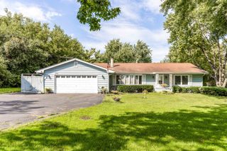 2006 Old Peterson Road, Libertyville, IL 60048