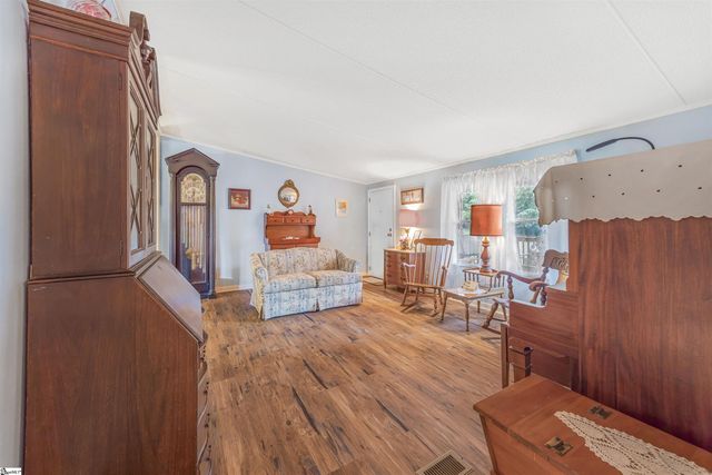 177 Farmers Hill Road, Liberty, SC 29657