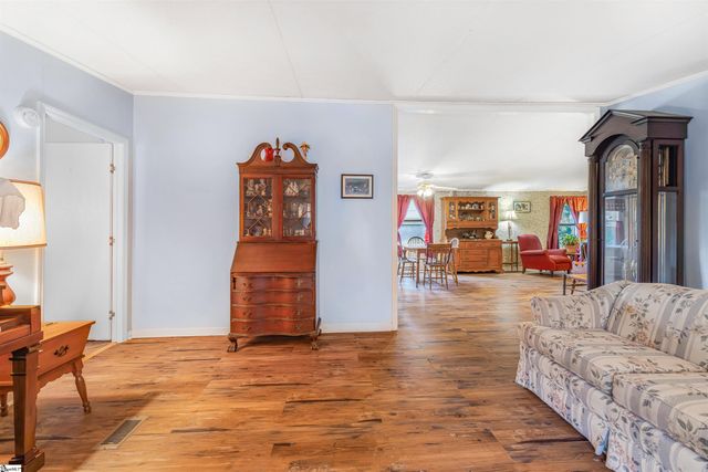 177 Farmers Hill Road, Liberty, SC 29657