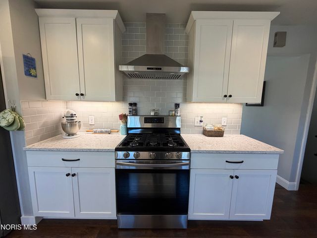 1635 Woodhurst Drive, Toledo, OH 43614