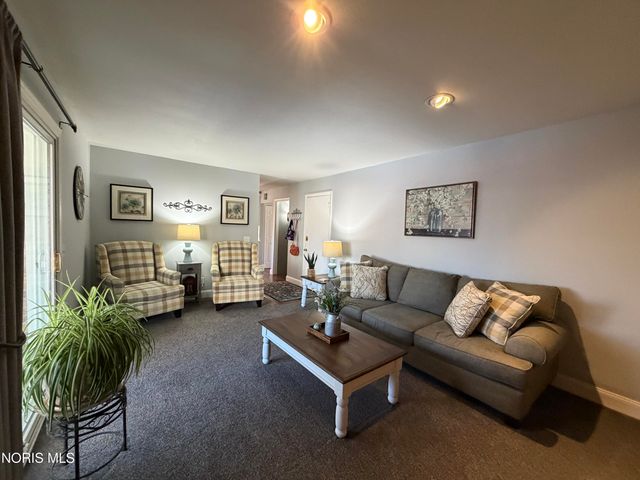 1635 Woodhurst Drive, Toledo, OH 43614