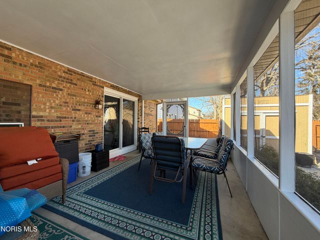 1635 Woodhurst Drive, Toledo, OH 43614