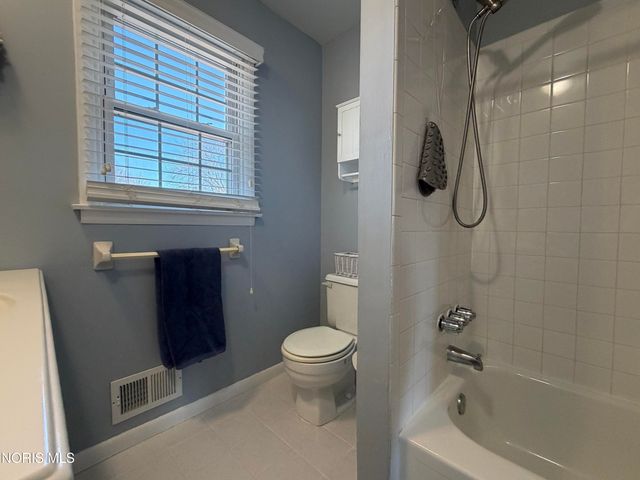 1635 Woodhurst Drive, Toledo, OH 43614