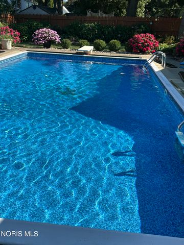 1635 Woodhurst Drive, Toledo, OH 43614