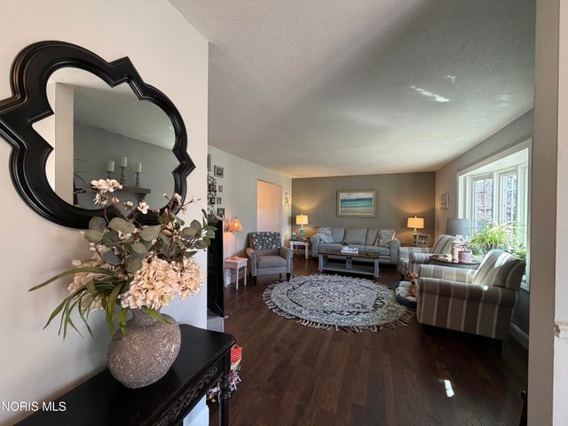 1635 Woodhurst Drive, Toledo, OH 43614