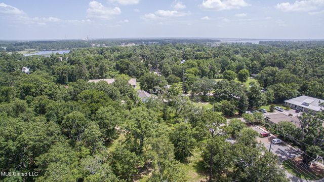 1017 Pine Street, Gulfport, MS 39507