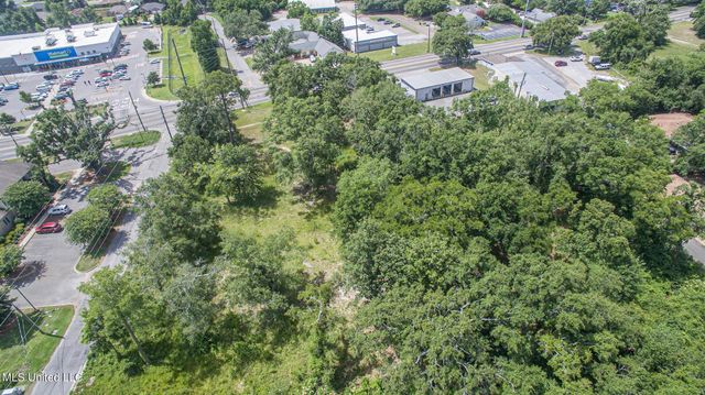 1017 Pine Street, Gulfport, MS 39507