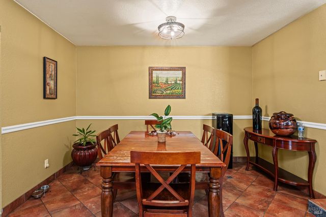 8400 Cave Creek Rd, Redwood Valley, CA 95470