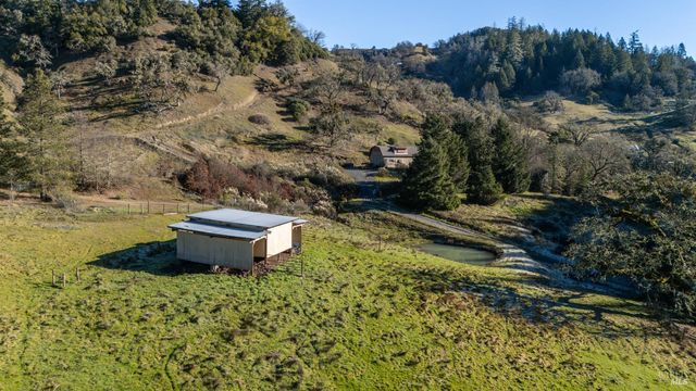 8400 Cave Creek Rd, Redwood Valley, CA 95470