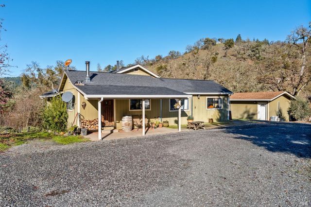 8400 Cave Creek Rd, Redwood Valley, CA 95470