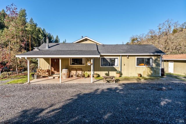 8400 Cave Creek Rd, Redwood Valley, CA 95470