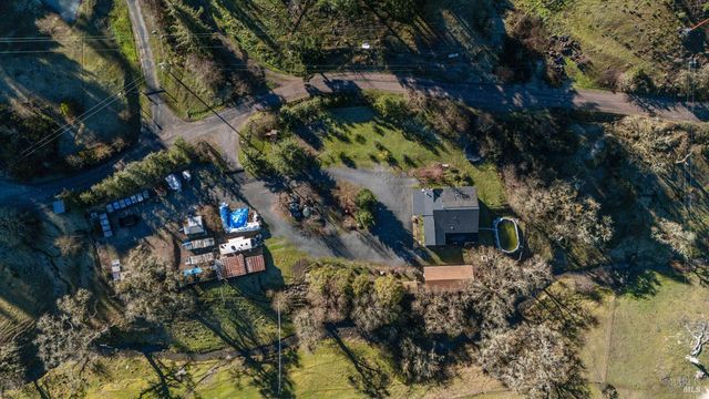 8400 Cave Creek Rd, Redwood Valley, CA 95470