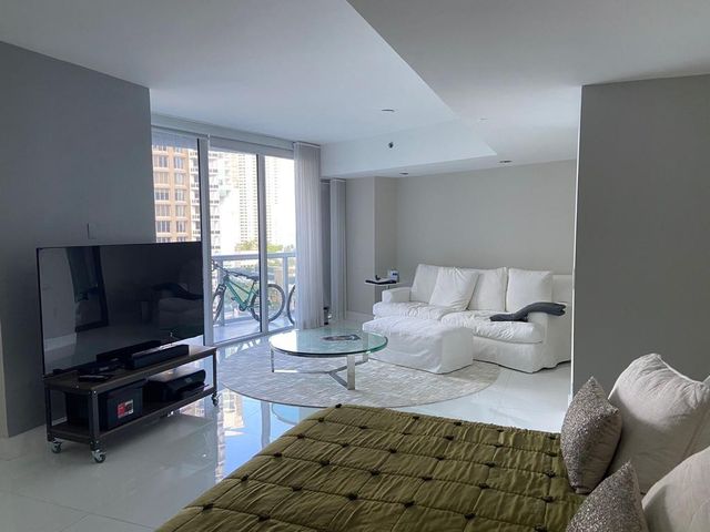 465 Brickell Avenue 1201, Miami, FL 33131