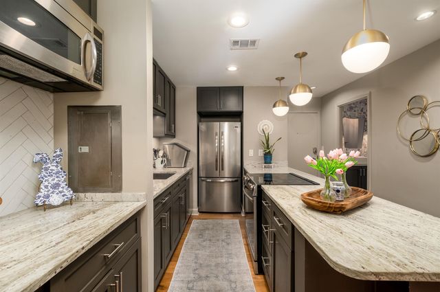 66 Monroe Ave Apt 302, Memphis, TN 38103