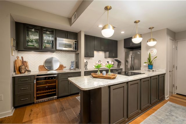 66 Monroe Ave Apt 302, Memphis, TN 38103