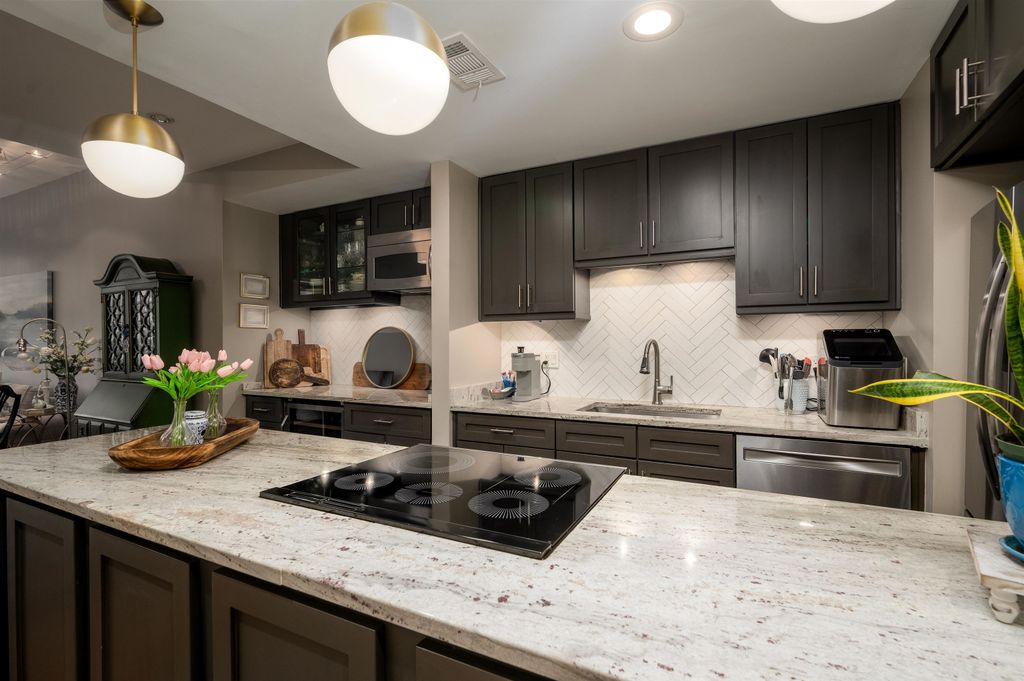 66 Monroe Ave Apt 302, Memphis, TN 38103