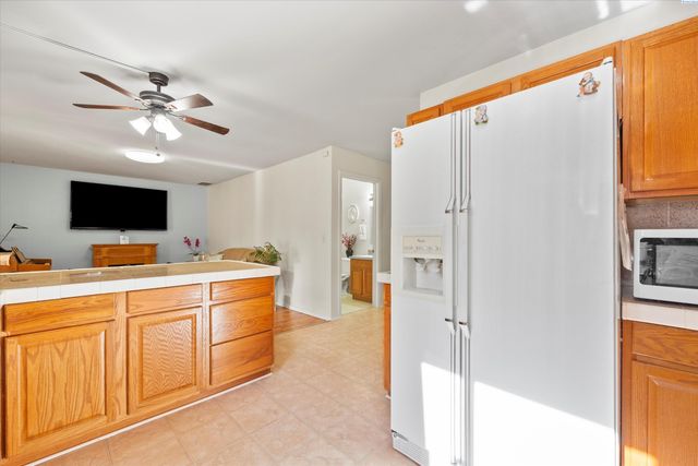 1617 W 24th Ave, Kennewick, WA 99337