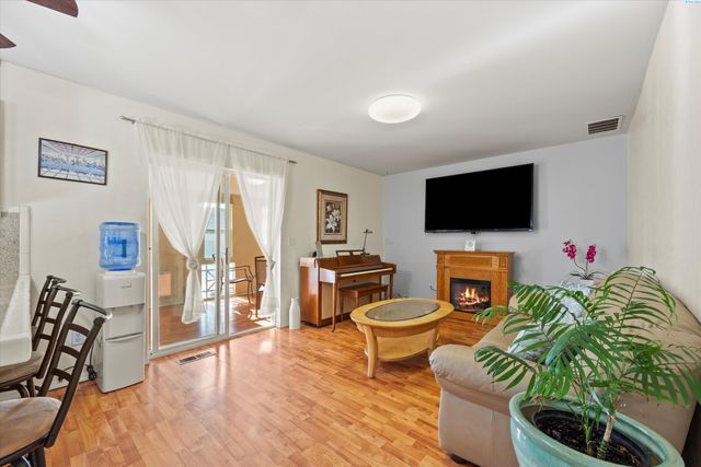 1617 W 24th Ave, Kennewick, WA 99337