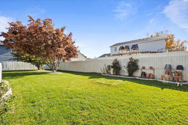 1617 W 24th Ave, Kennewick, WA 99337