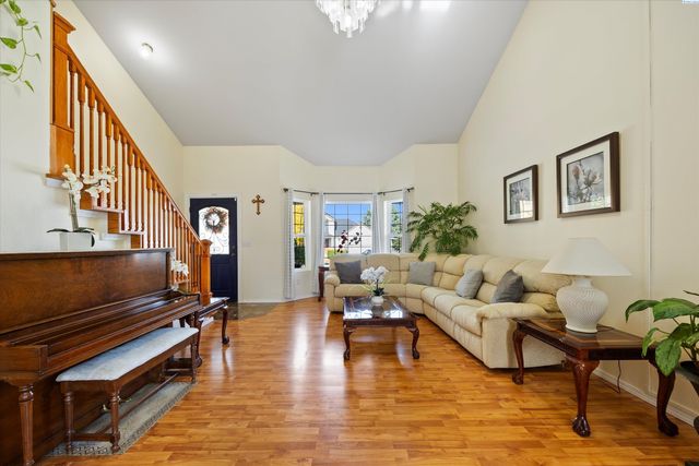 1617 W 24th Ave, Kennewick, WA 99337