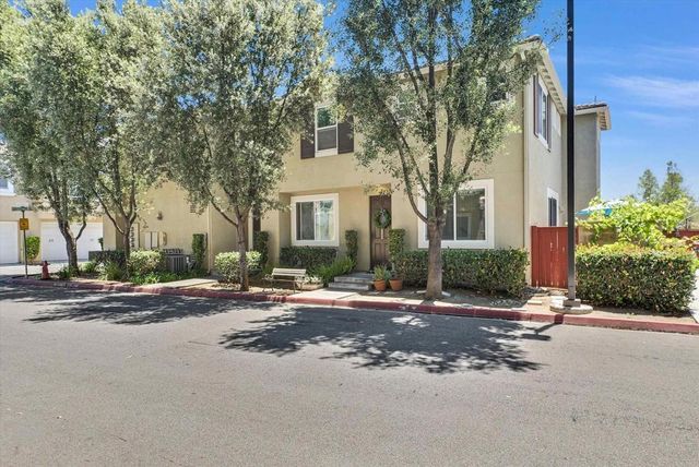 27571 Darrington Avenue 2, Murrieta, CA 92562