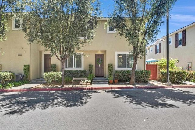 27571 Darrington Avenue 2, Murrieta, CA 92562