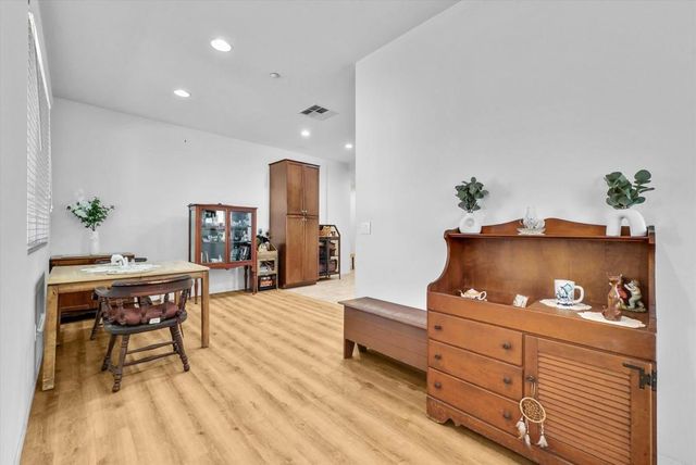 27571 Darrington Avenue 2, Murrieta, CA 92562