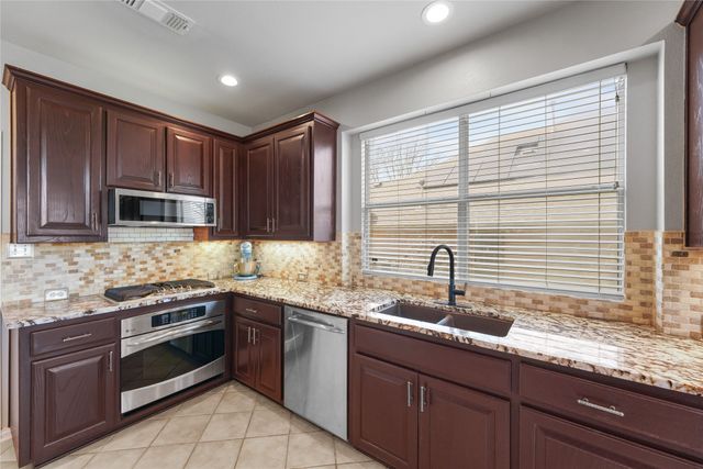 2011 Brianna Lane, Arlington, TX 76001