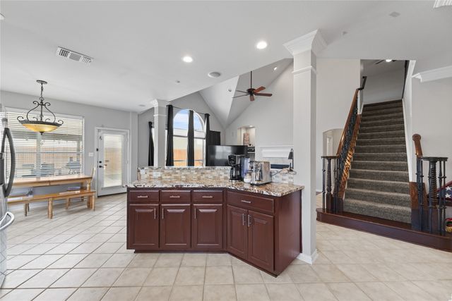 2011 Brianna Lane, Arlington, TX 76001