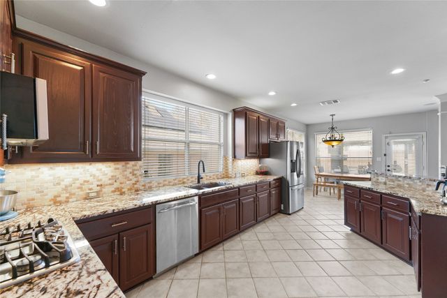 2011 Brianna Lane, Arlington, TX 76001