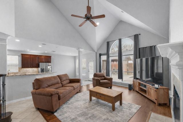 2011 Brianna Lane, Arlington, TX 76001