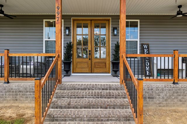 997 Bear Carr Rd, Westmoreland, TN 37186