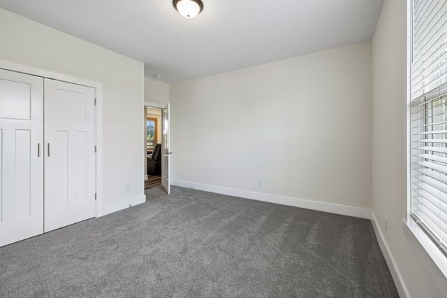 997 Bear Carr Rd, Westmoreland, TN 37186